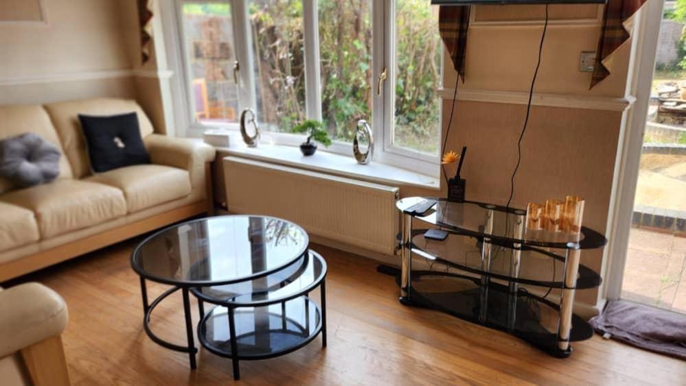 Cosy 4 Bed Home Edmonton Eksteriør bilde