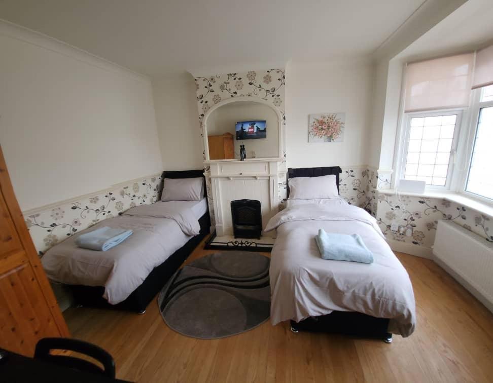 Cosy 4 Bed Home Edmonton Eksteriør bilde