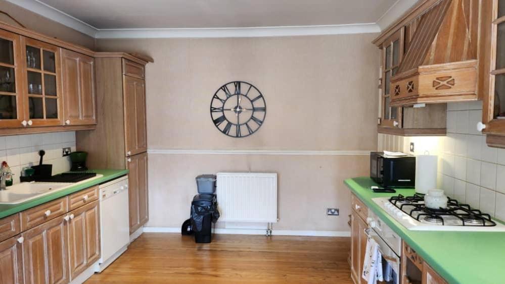 Cosy 4 Bed Home Edmonton Eksteriør bilde