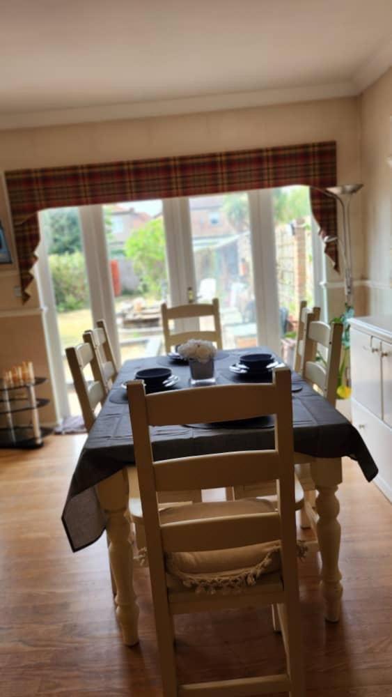 Cosy 4 Bed Home Edmonton Eksteriør bilde
